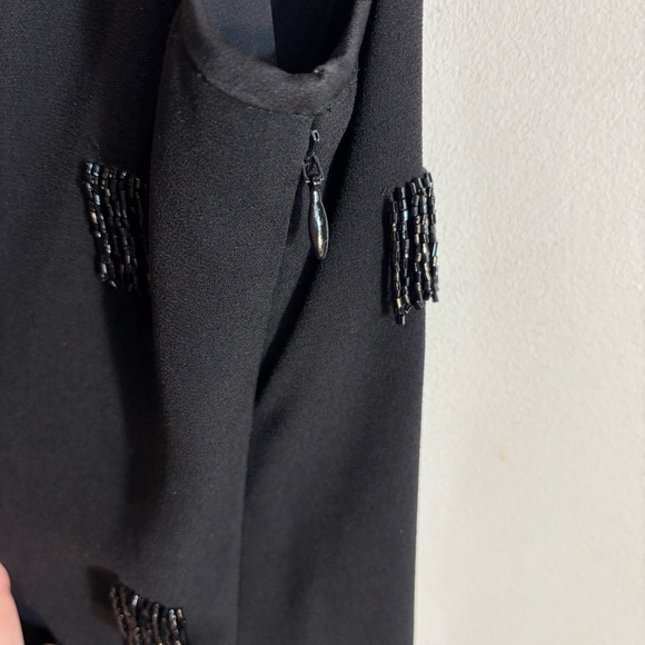 ELIZABETH & JAMES Sz XS Sccop Neck Beaded Clusters Sleeveless Lined Mini Dress - Picture 5 of 15